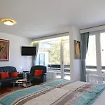 424 Mit Hallenbad Lägenhet