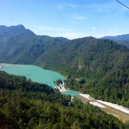 424 Mit Hallenbad *